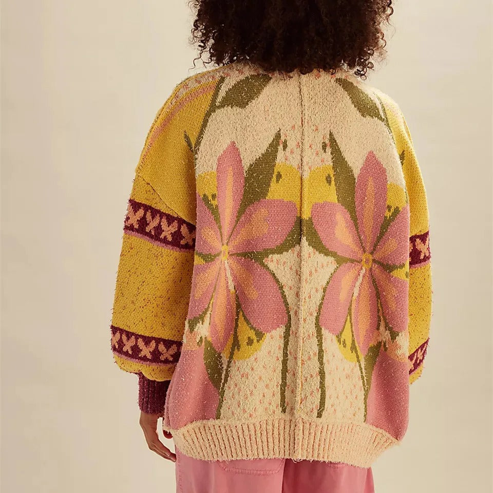 WW | Kuschelig weiche Strickjacke mit Blumenmuster, lockerem Schnitt und langen Ärmeln