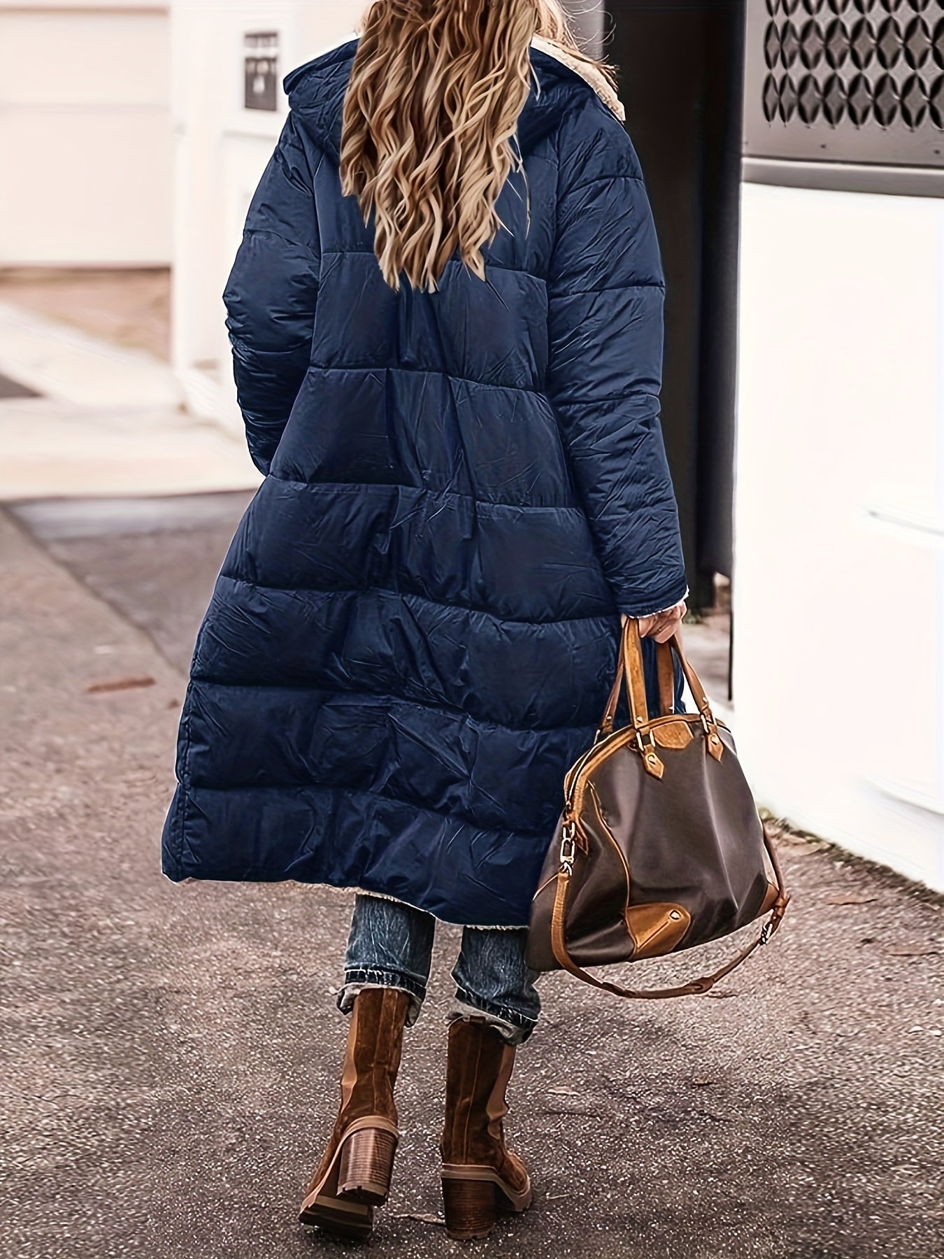 WW | Halblange Puffer Winterjacke mit Kapuze für Frauen - Perfekt für Freizeitaktivititäten