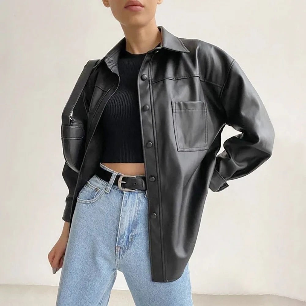 WW | Vintage leather bomber jacket with lapel collar and button closure