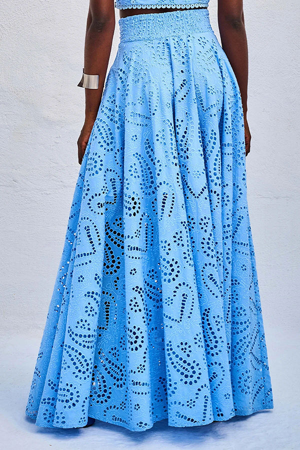 Two-piece embroidered set with long high-waisted skirt with pockets