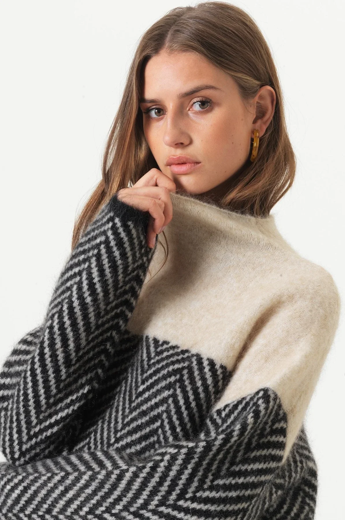 WW | Cozy chunky knit turtleneck sweater