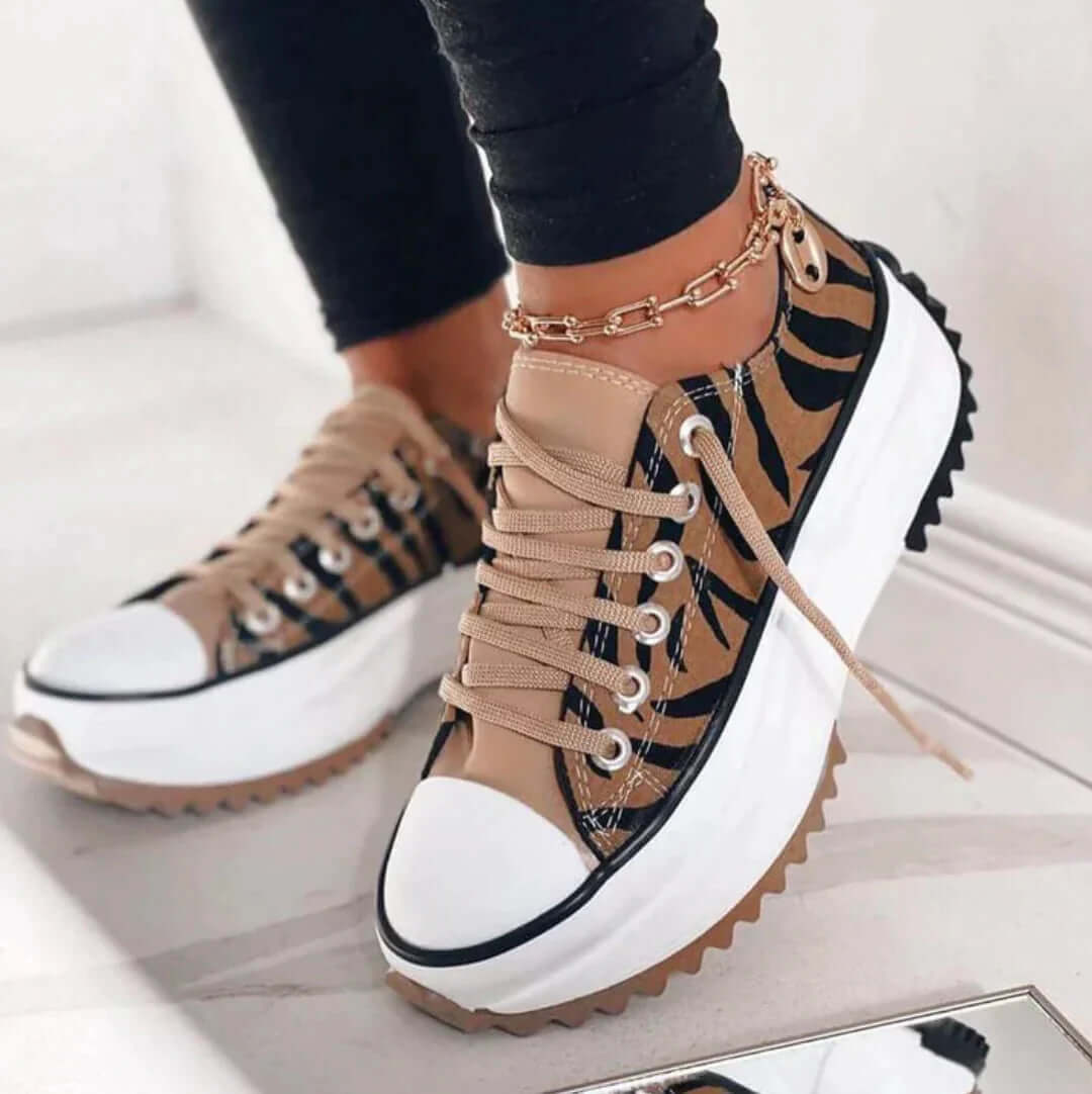 WW | Comfortable Shock-Absorbing Sneakers