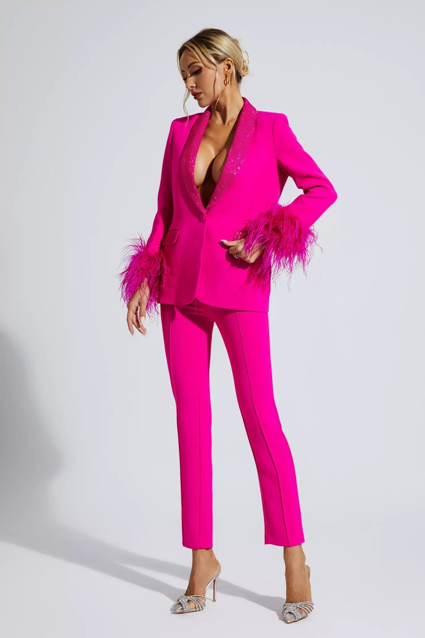 WW | Set Consisting of Jacket with Diamonds and Feather Accents