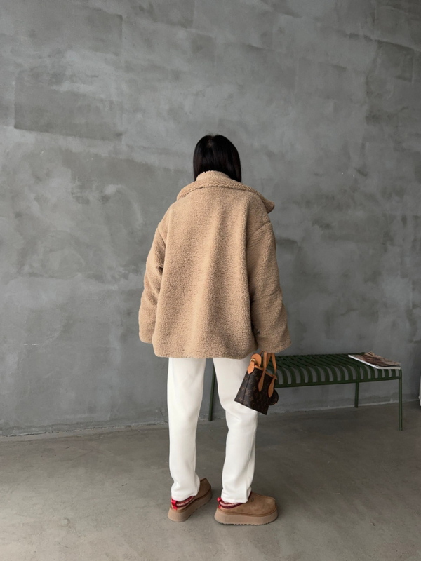 WW | Oversized Zip-Up Winter Jacket with High Collar Design