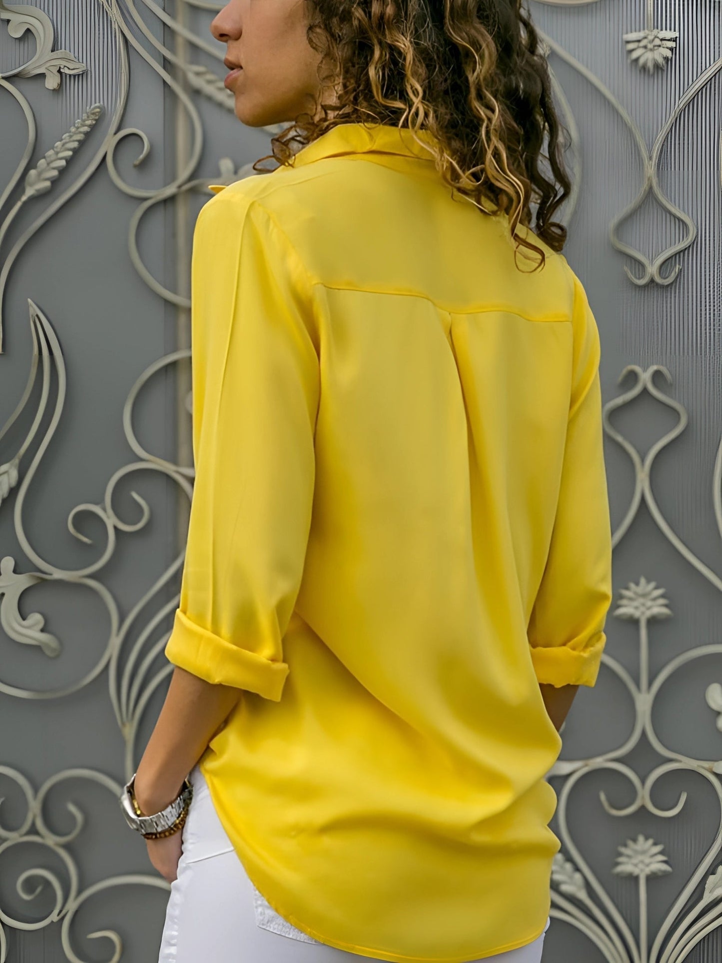 WW | A long-sleeved silk women's blouse
