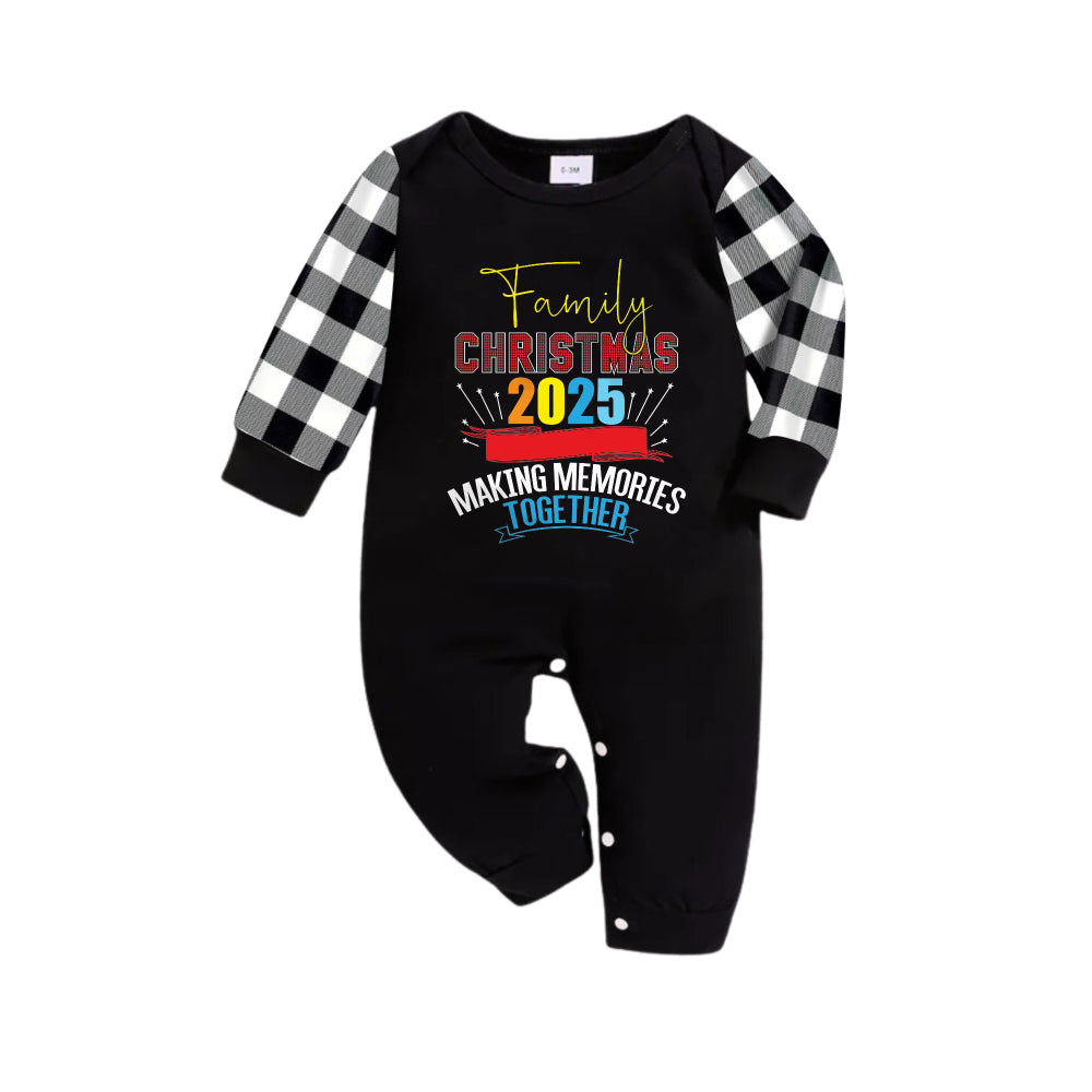 WW | Schwarz-weiß kariertes Weihnachts-Pyjama-Set mit buntem Weihnachts-Textdruck