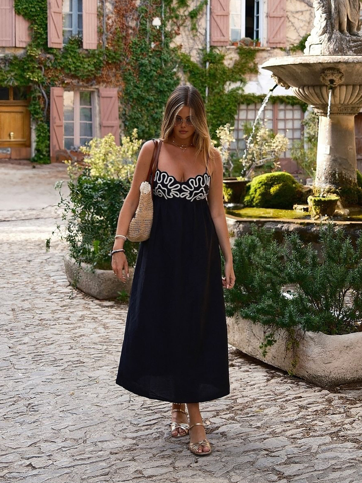 WW | Besticktes Rüschenträgerlanges Kleid