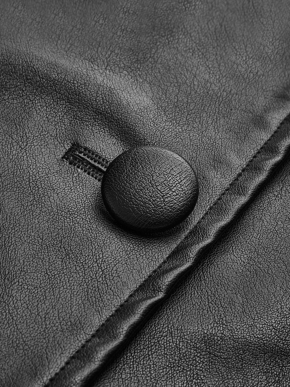 WW | Gürtelte Kunstlederjacke