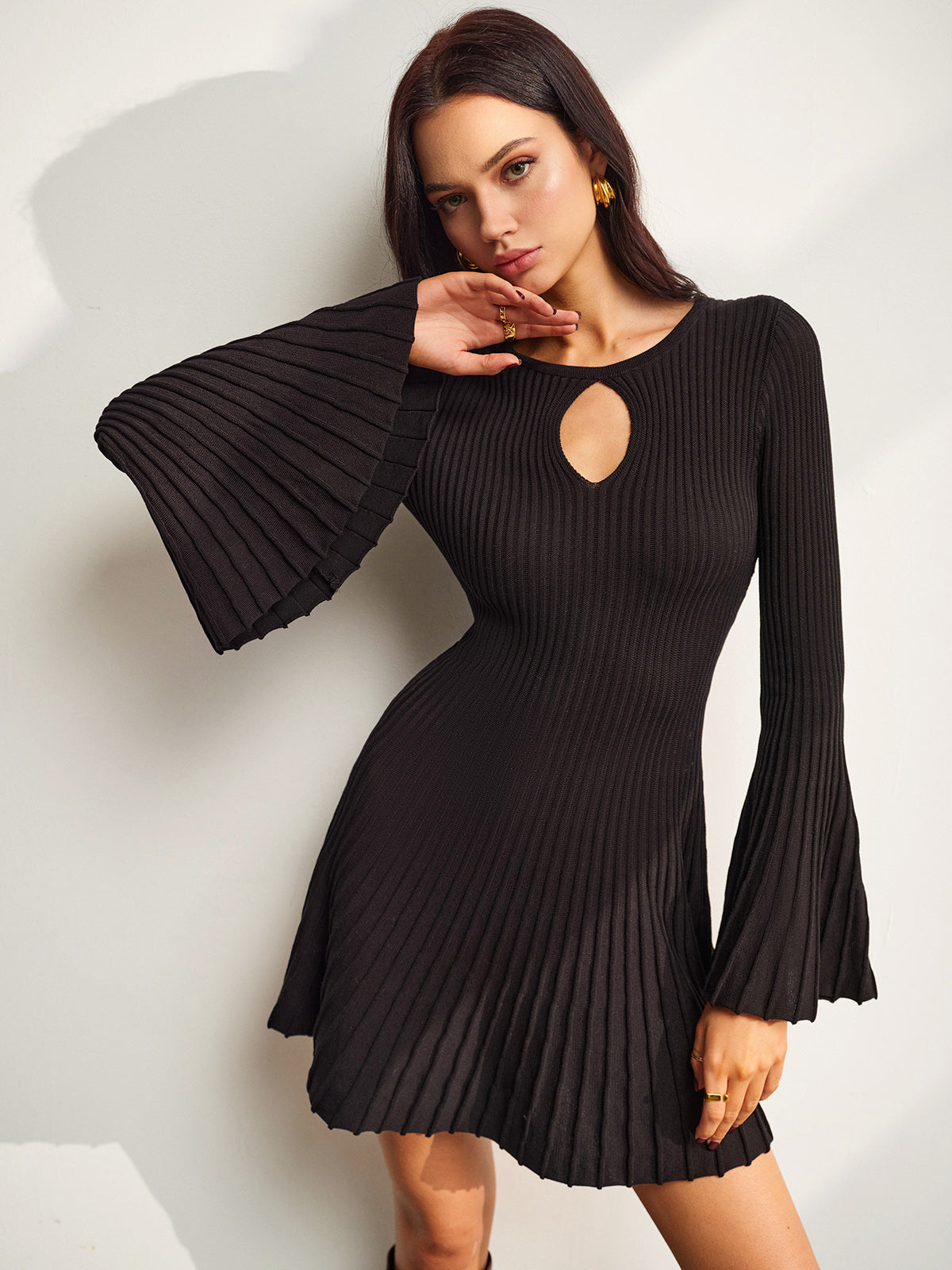 WW | Schlüsselloch Ausschnitt Glockenärmel Pullover Kleid