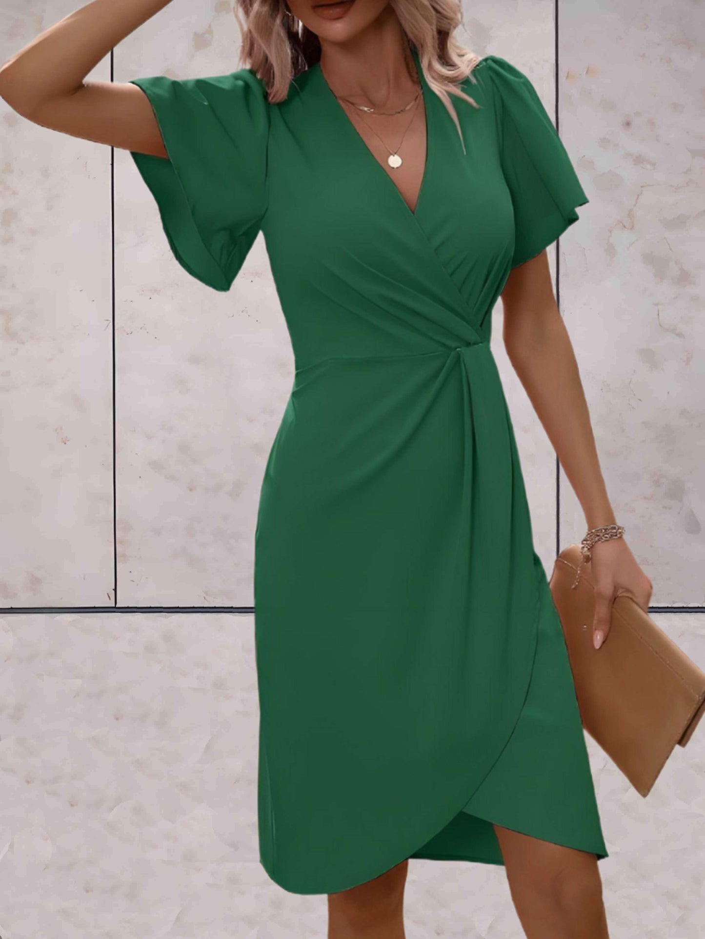WW | Eng anliegendes Kleid mit ausgestellten Ärmeln für Frauen
