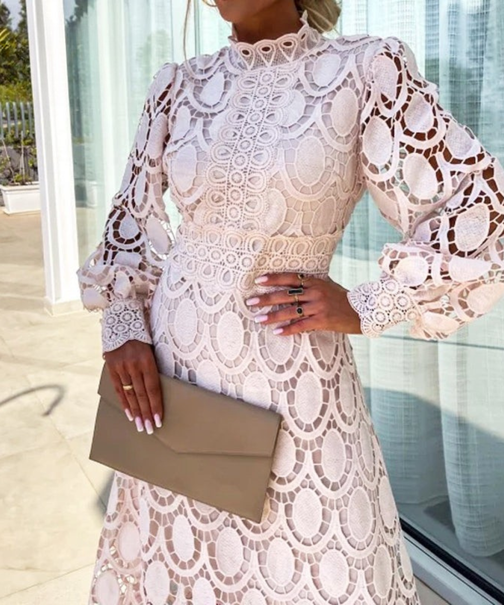 WW | Zeitloses Frühlingskleid Mit Zarten Details