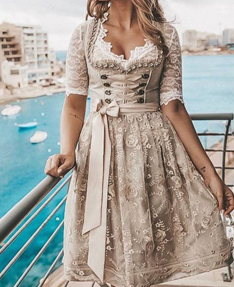 W&W | Bayerisches Bühnenkleid