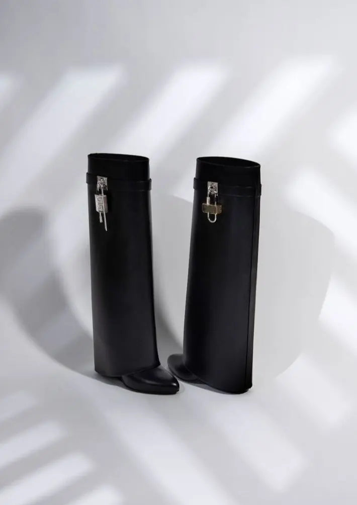 WW | Black Vegan Leather Knee-High Boots for Women – Elegant, Comfortable Fashion Footwear