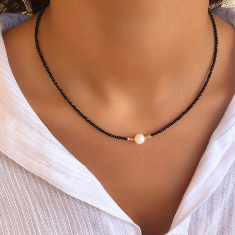 WW | Classic Pearl Necklace with a Subtle Luster