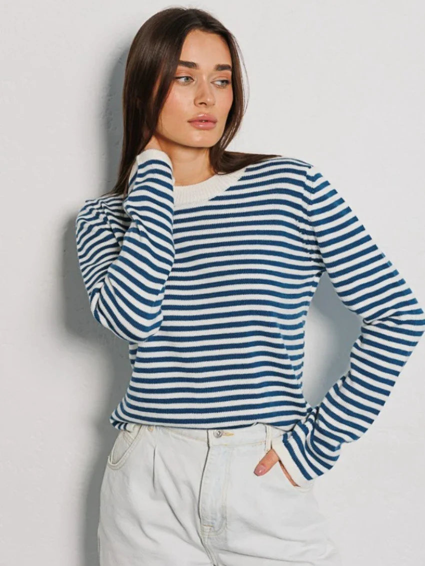 WW | Gestreifter Pullover mit Rundhalsausschnitt