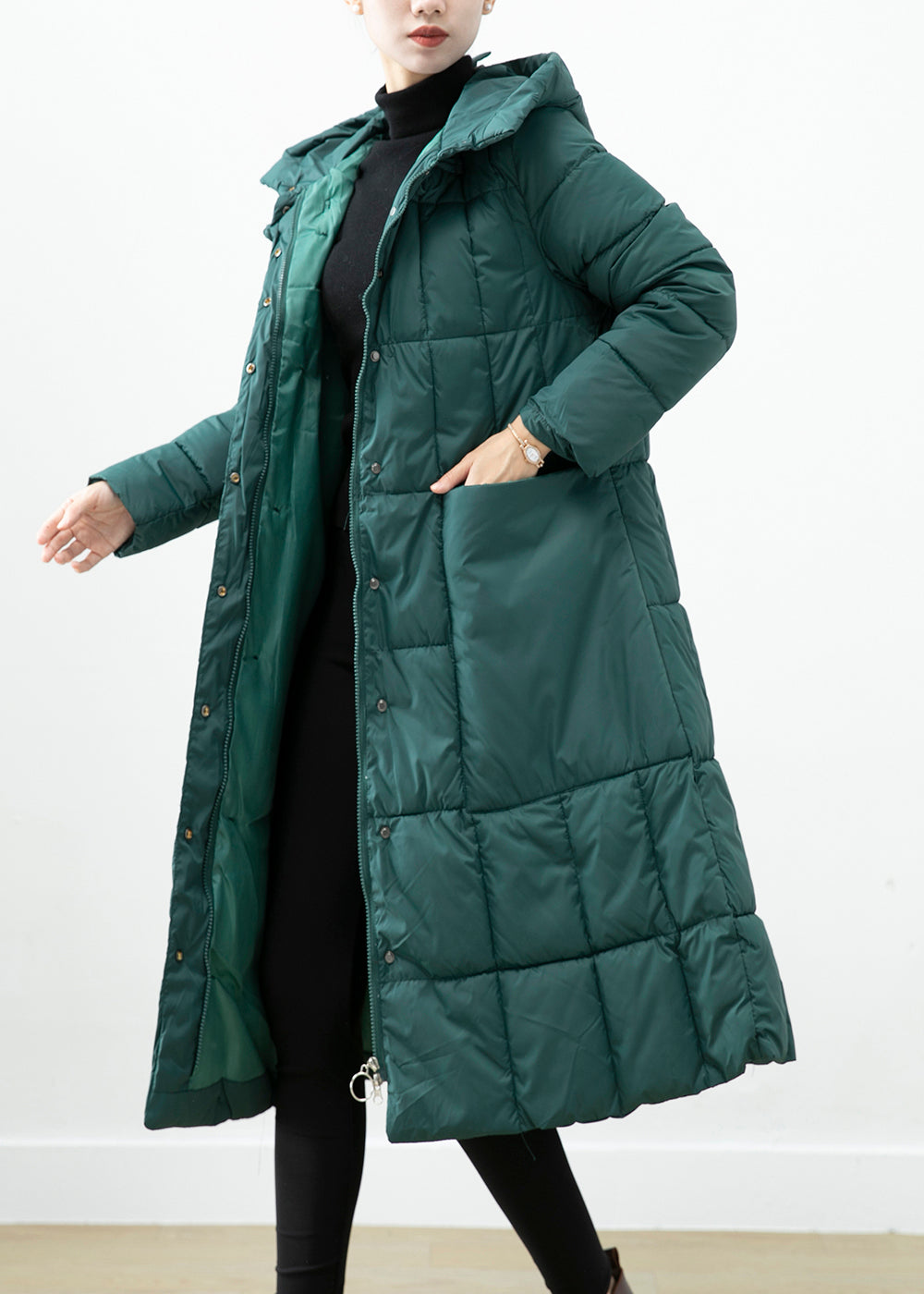 WW | Black-green hooded coat with pockets made of fine cotton, lined for winter