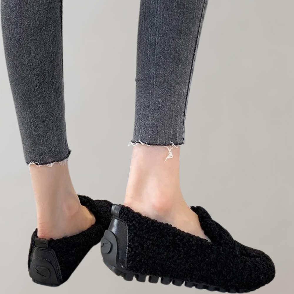 WW |  Weicher Plüsch-Slipper für Damen