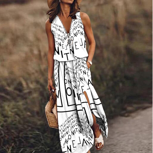WW | Maxi Dress with Text Print
