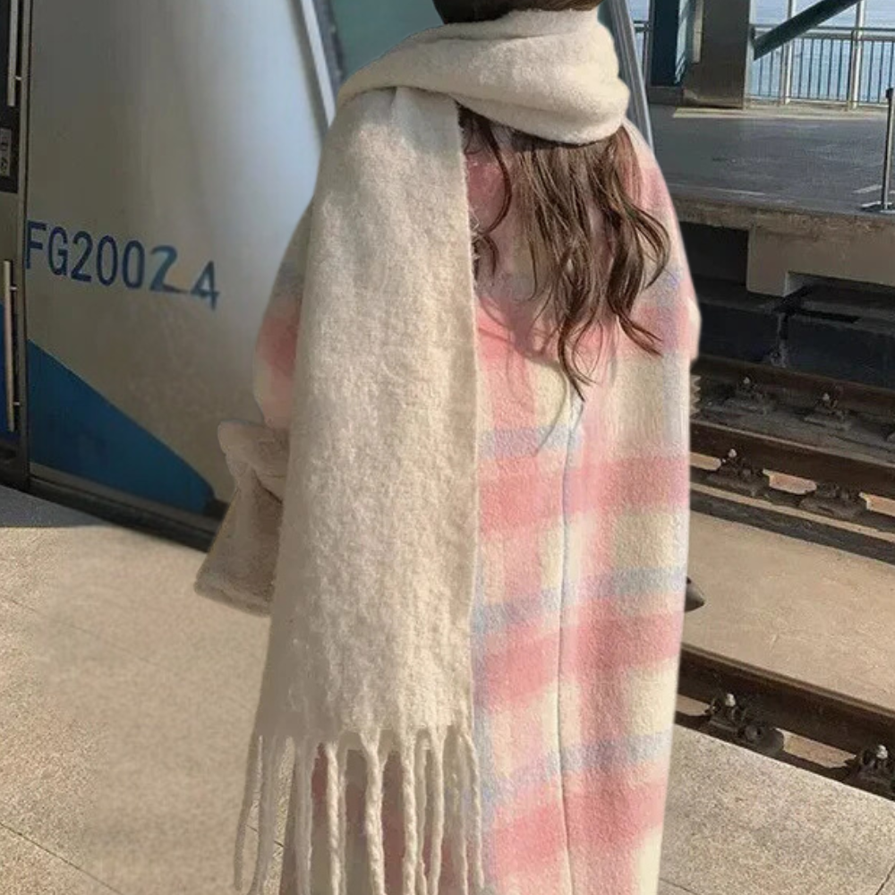 WW | Women's Coat with Stylish Plaid Pattern