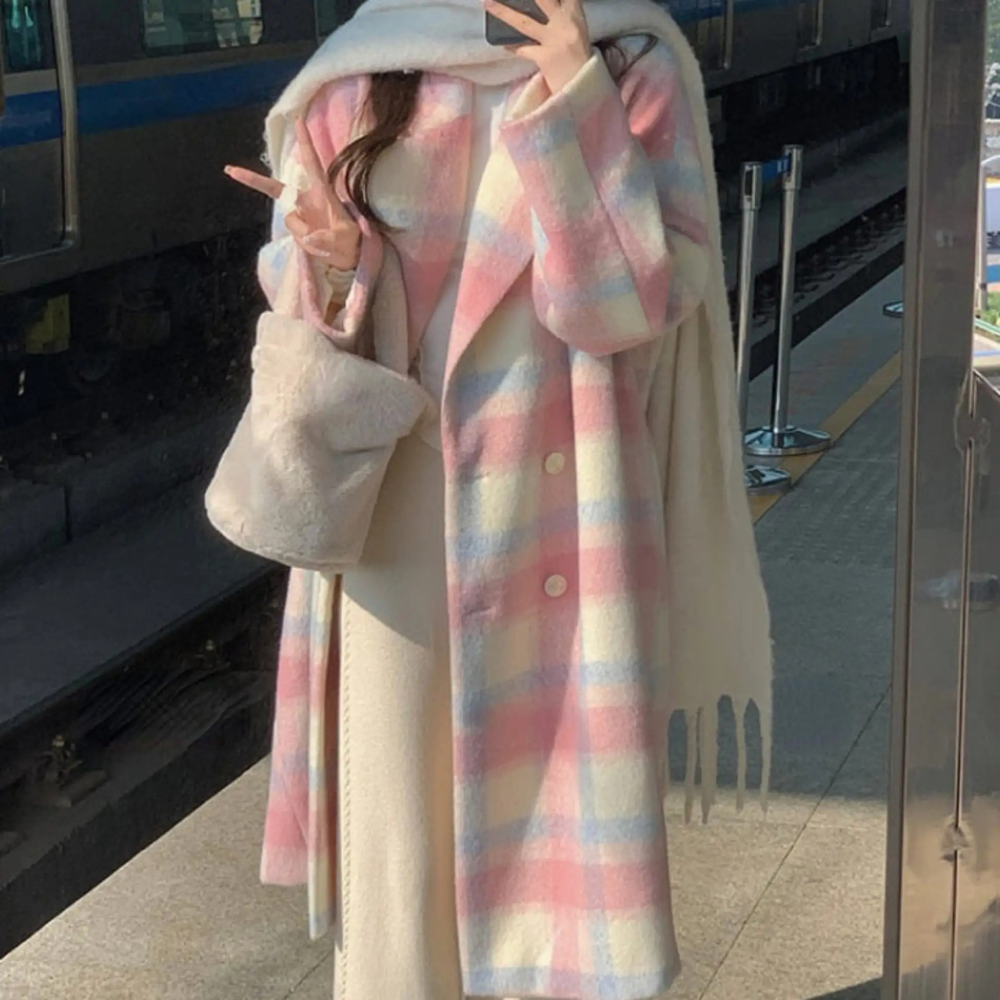 WW | Women's Coat with Stylish Plaid Pattern
