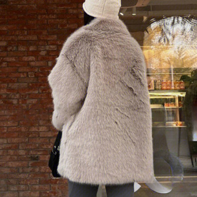 WW | Coat - Faux fur - Notched lapel - Belted pockets - Mid-thigh length