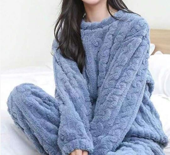 WW | Fleece Pajama Set - Stylish Warmth for Cool Nights
