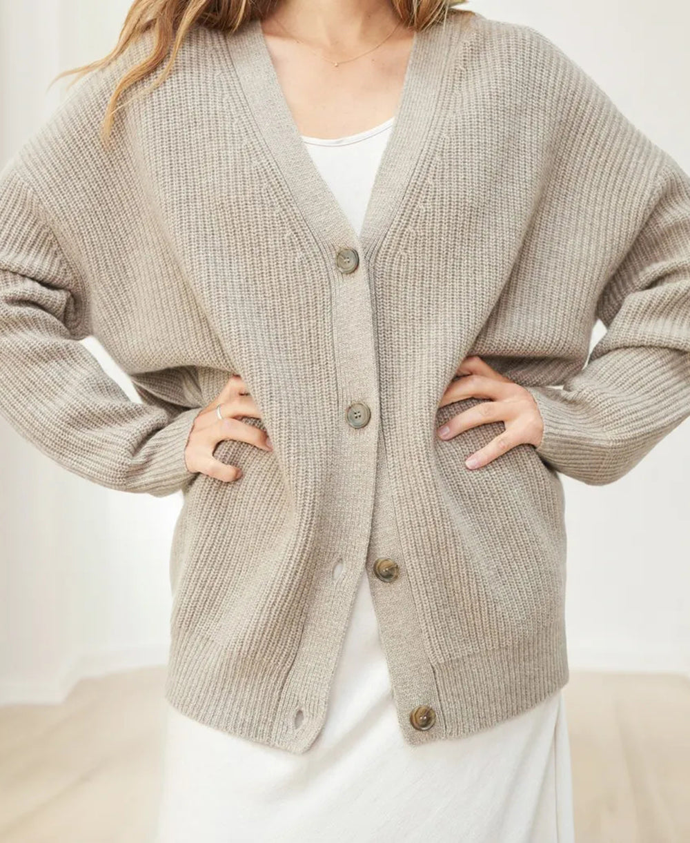WW Cardigan | Elegante, übergroße weste für Damen mit Knopfverschluss und V-Ausschnitt