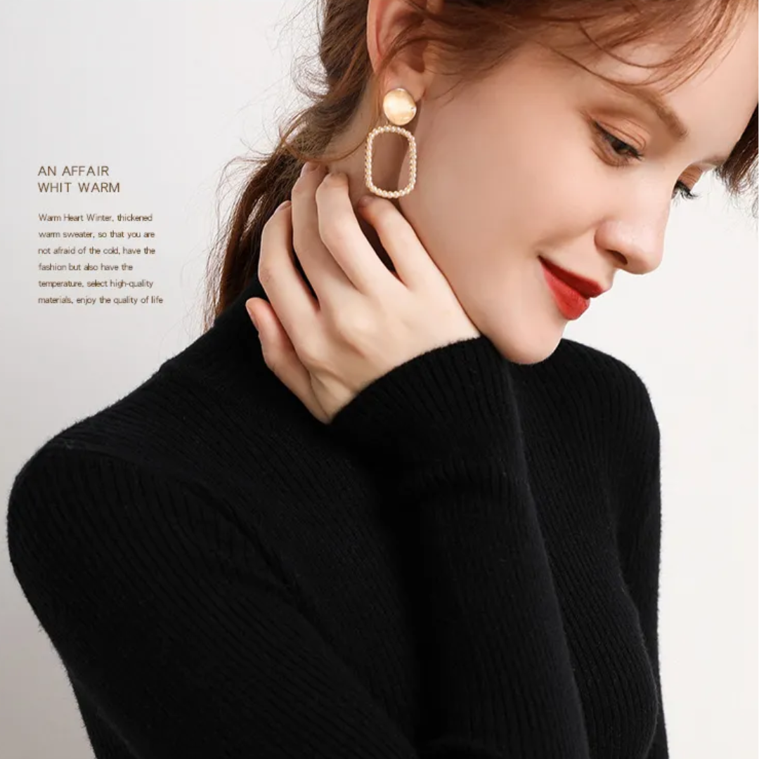 WW | Women's Cashmere Turtleneck Sweater Black