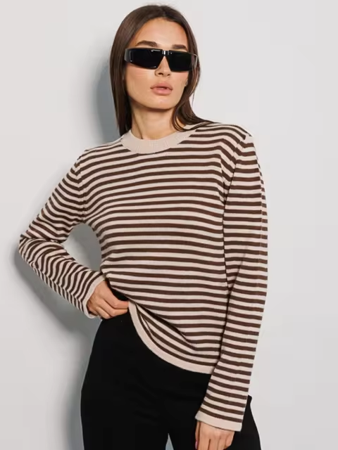 WW | Gestreifter Pullover mit Rundhalsausschnitt