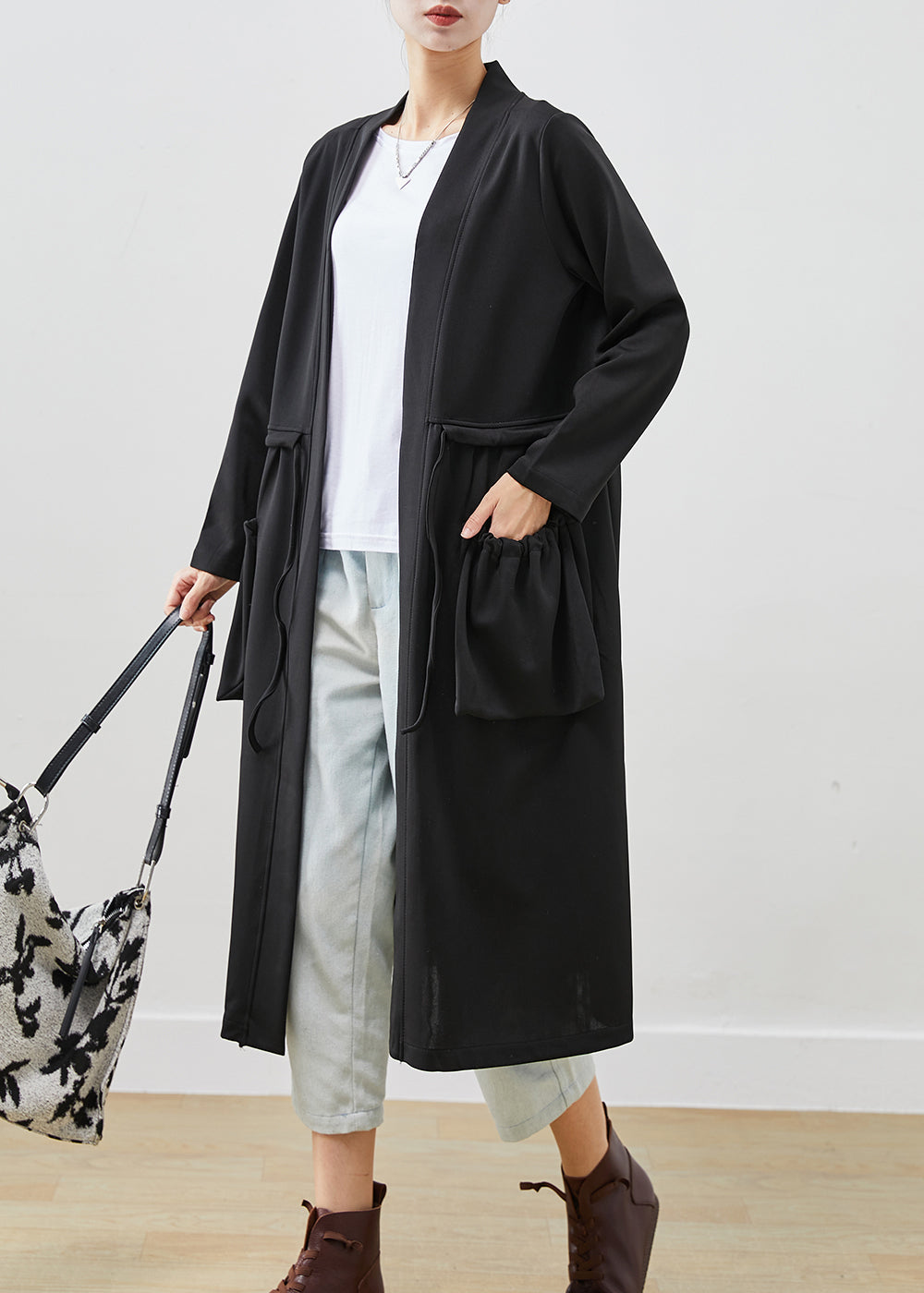 WW | Schwarze Kapuzenjacke mit Taschen aus Baumwolle