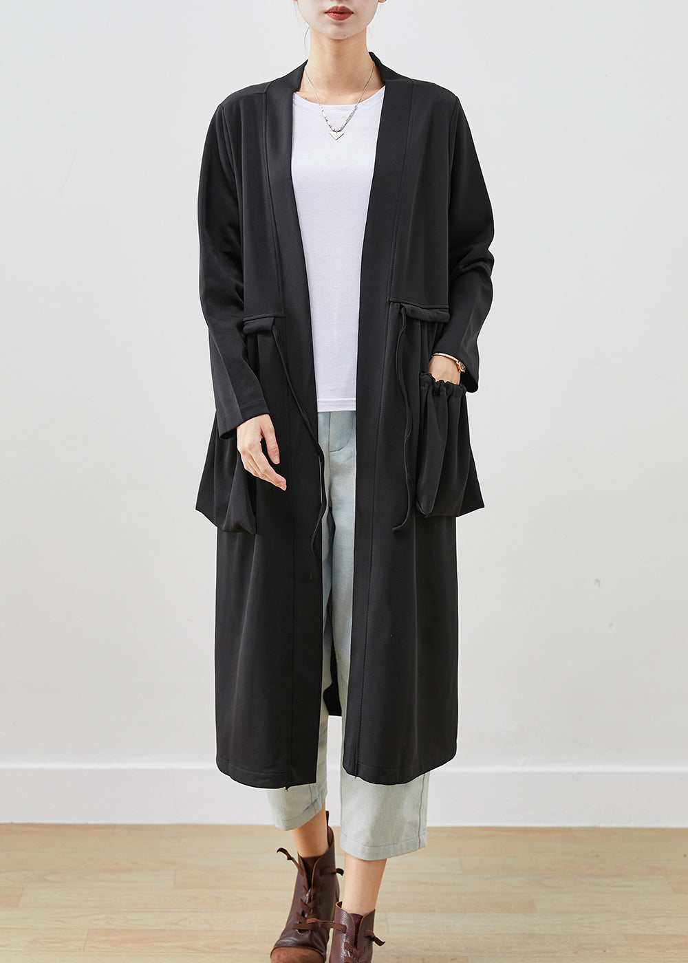 WW | Schwarze Kapuzenjacke mit Taschen aus Baumwolle