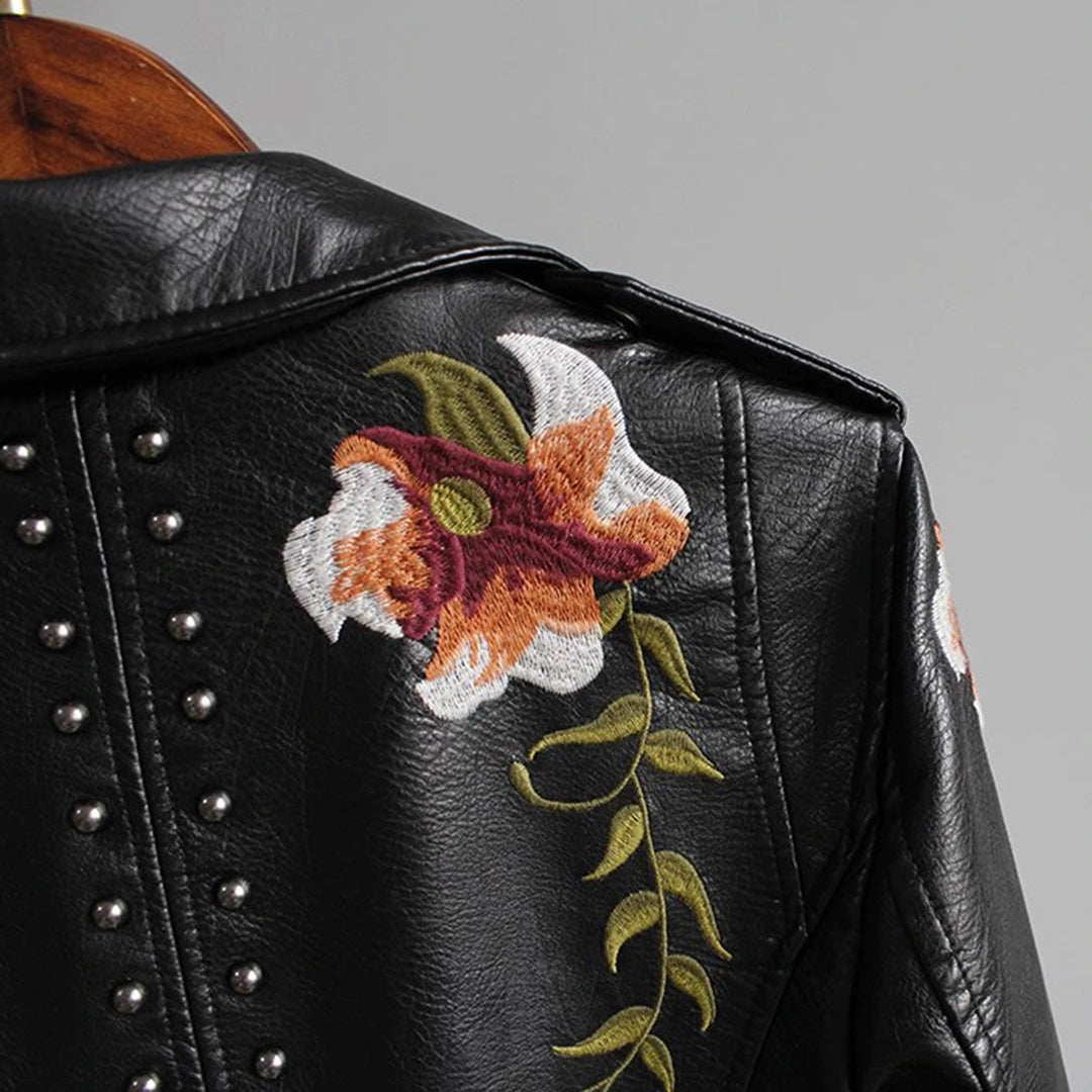 WW | Kunstlederjacke mit Blumenstickerei – Bikerjacke mit Nieten im Vintage-Look