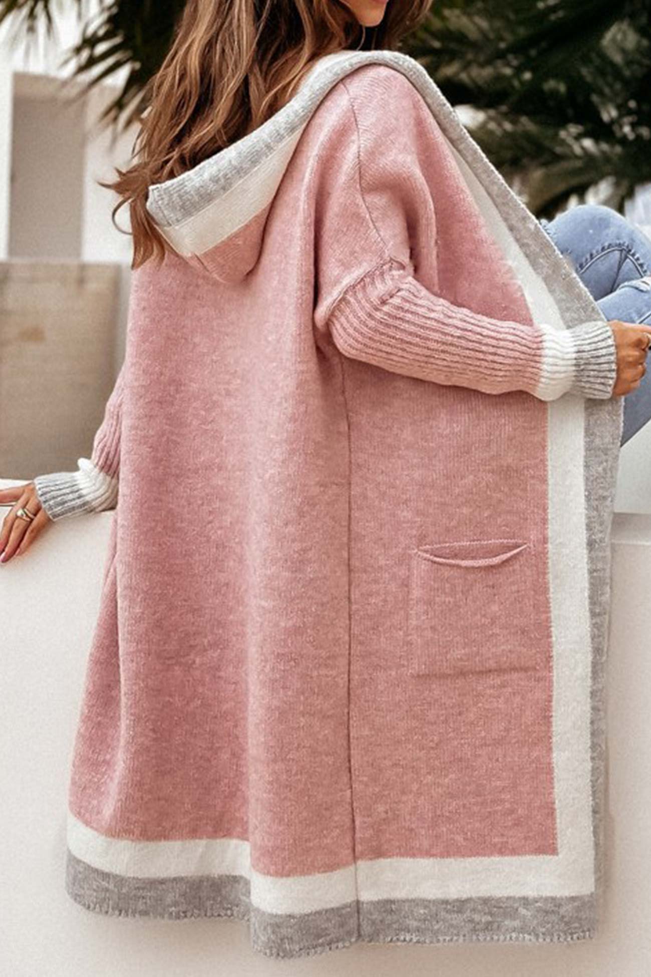 WW | Langer Cardigan mit Kapuze und kontrastierendem Design