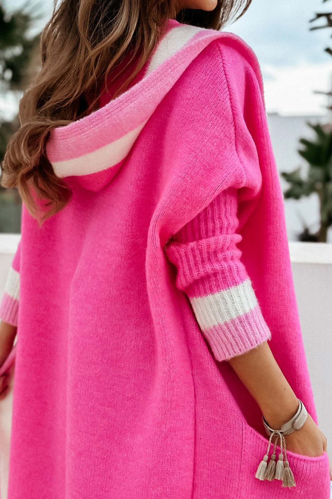 WW | Langer Cardigan mit Kapuze und kontrastierendem Design