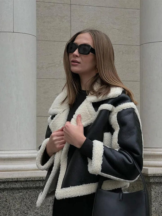 WW | Kurze Übergrößen Winterjacke mit Kontrastbesatz Design