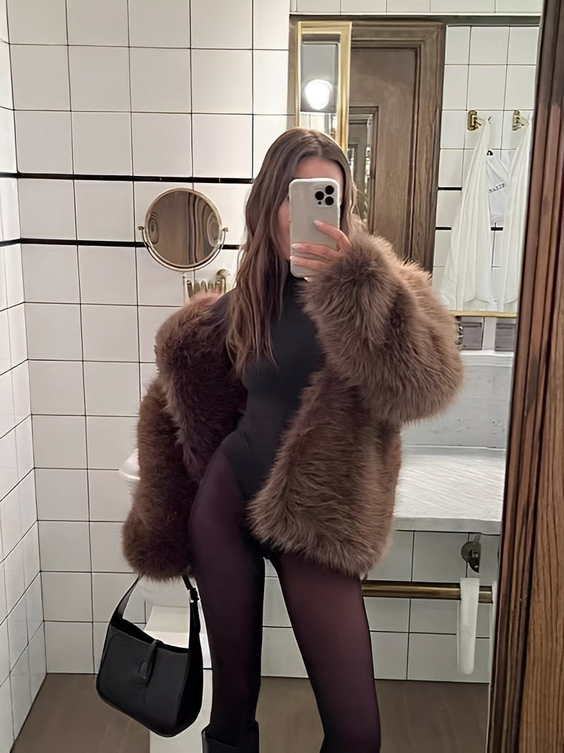 WW | Damen Kurze Jacke Aus Weichem Kunstfell mit Lockerer Passform