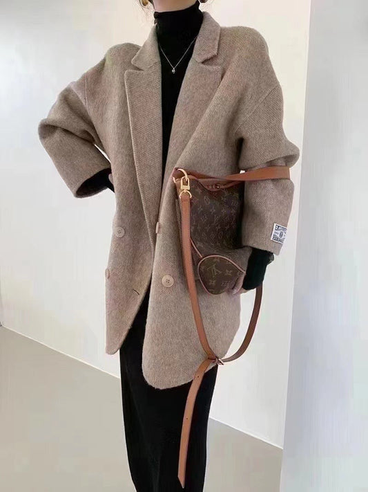 WW | Damen Wolljacke mit doppelter Knopfreihe und lockerer Passform