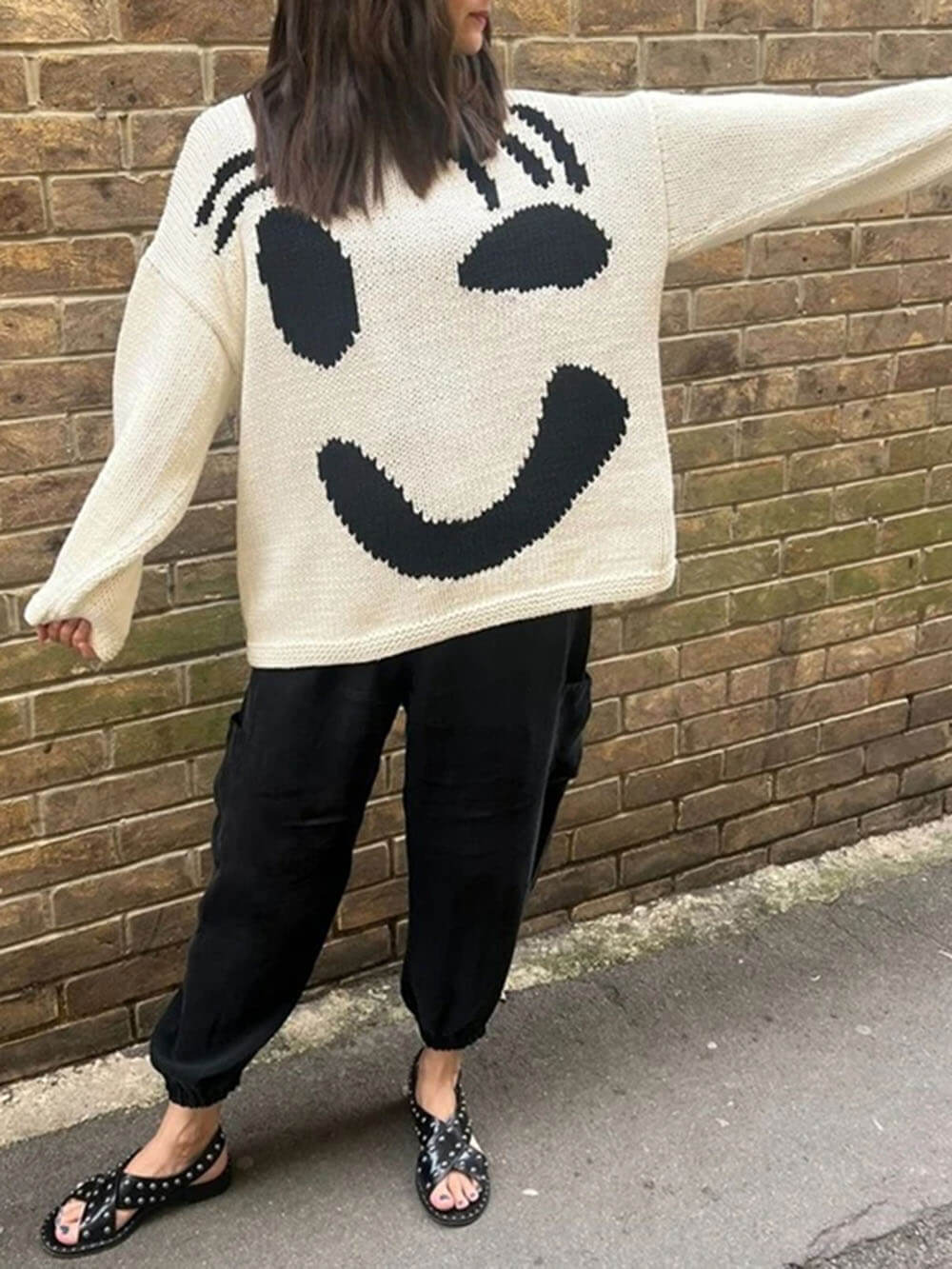 WW | Artist-style knitted sweater - Cozy casual jumper with abstract face pattern