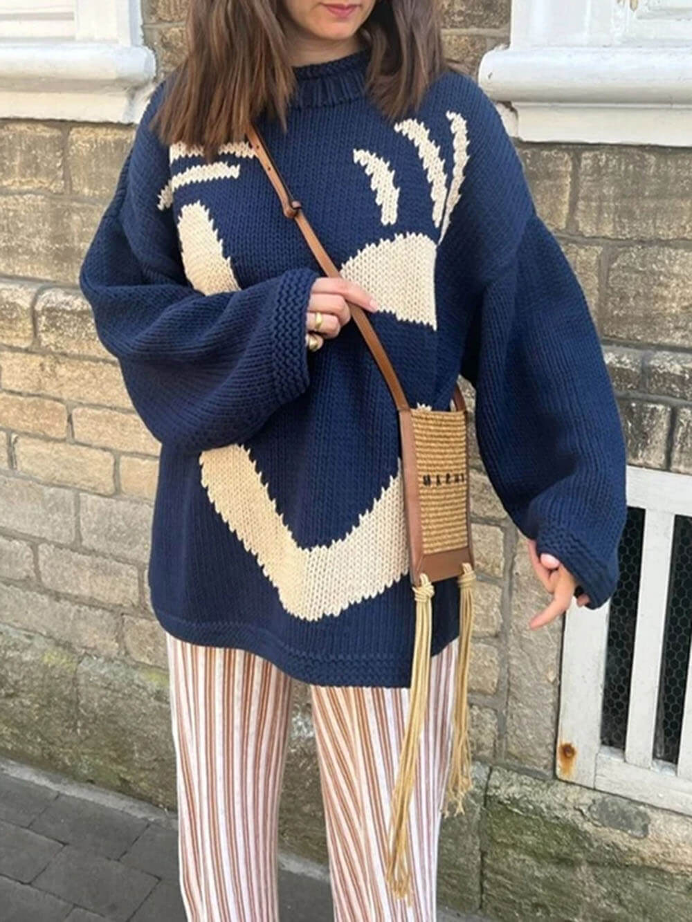 WW | Artist-style knitted sweater - Cozy casual jumper with abstract face pattern