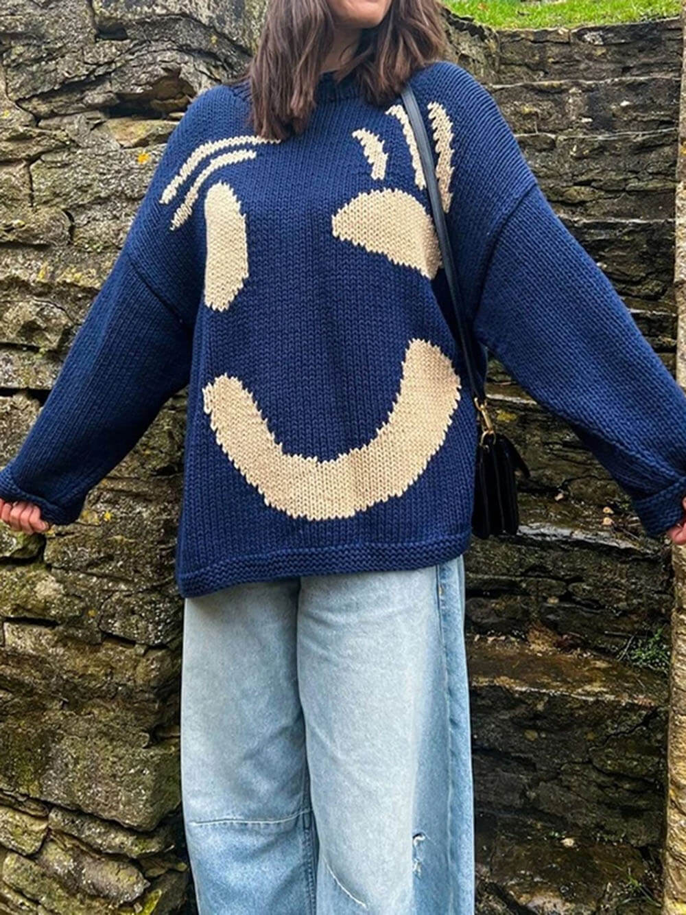 WW | Artist-style knitted sweater - Cozy casual jumper with abstract face pattern