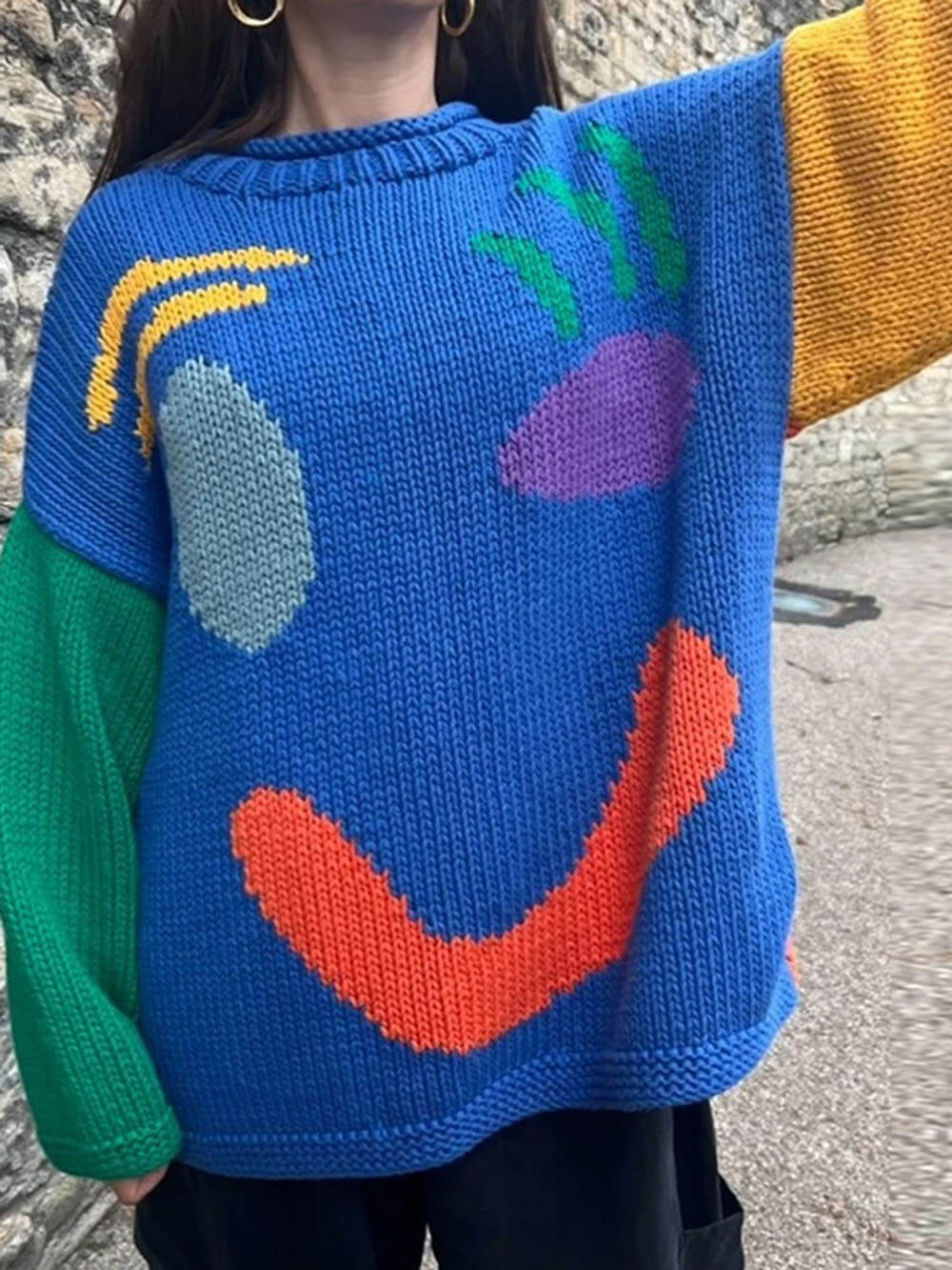 WW | Artist-style knitted sweater - Cozy casual jumper with abstract face pattern