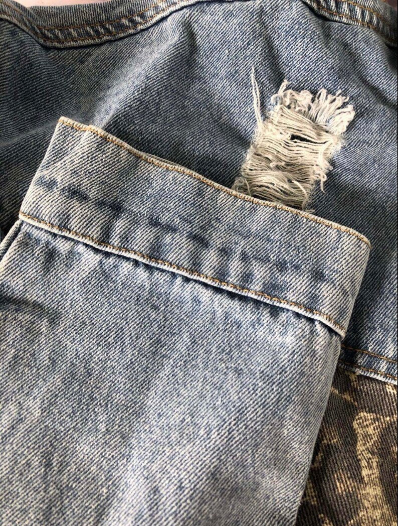 WW | Denim Jacket A casual and stylish jacket