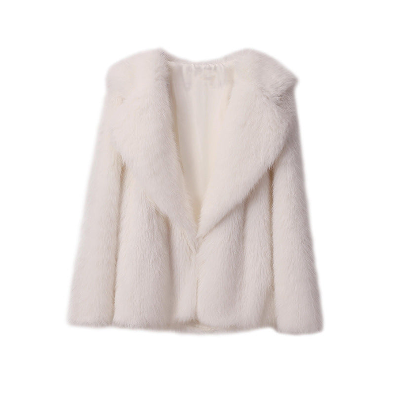 WW | Elegant White Faux Fur Jacket with Long Sleeves