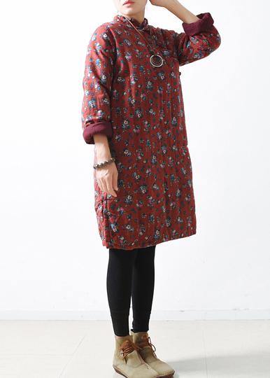 WW | rotes lässiges Outfit oversized Winterjacke Stehkragen seitlich offene Mäntel