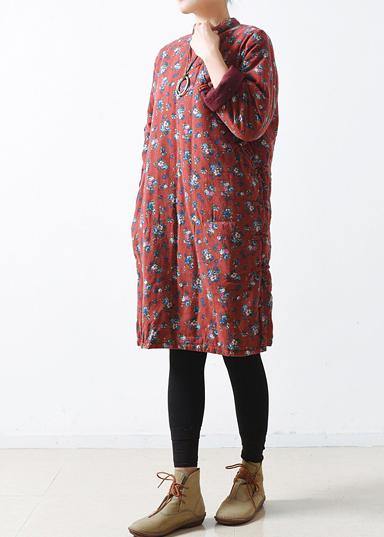WW | rotes lässiges Outfit oversized Winterjacke Stehkragen seitlich offene Mäntel