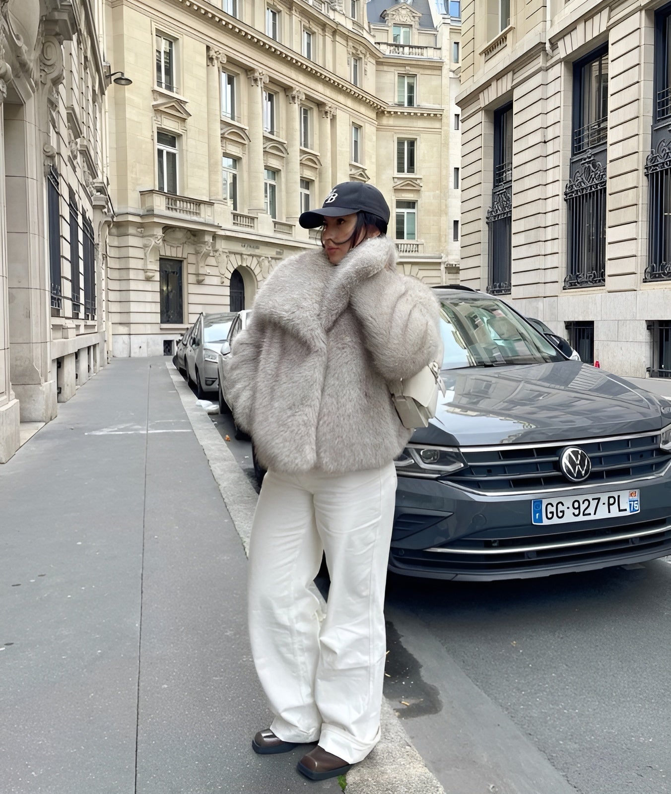 WW | Light beige faux fur coat for elegant comfort
