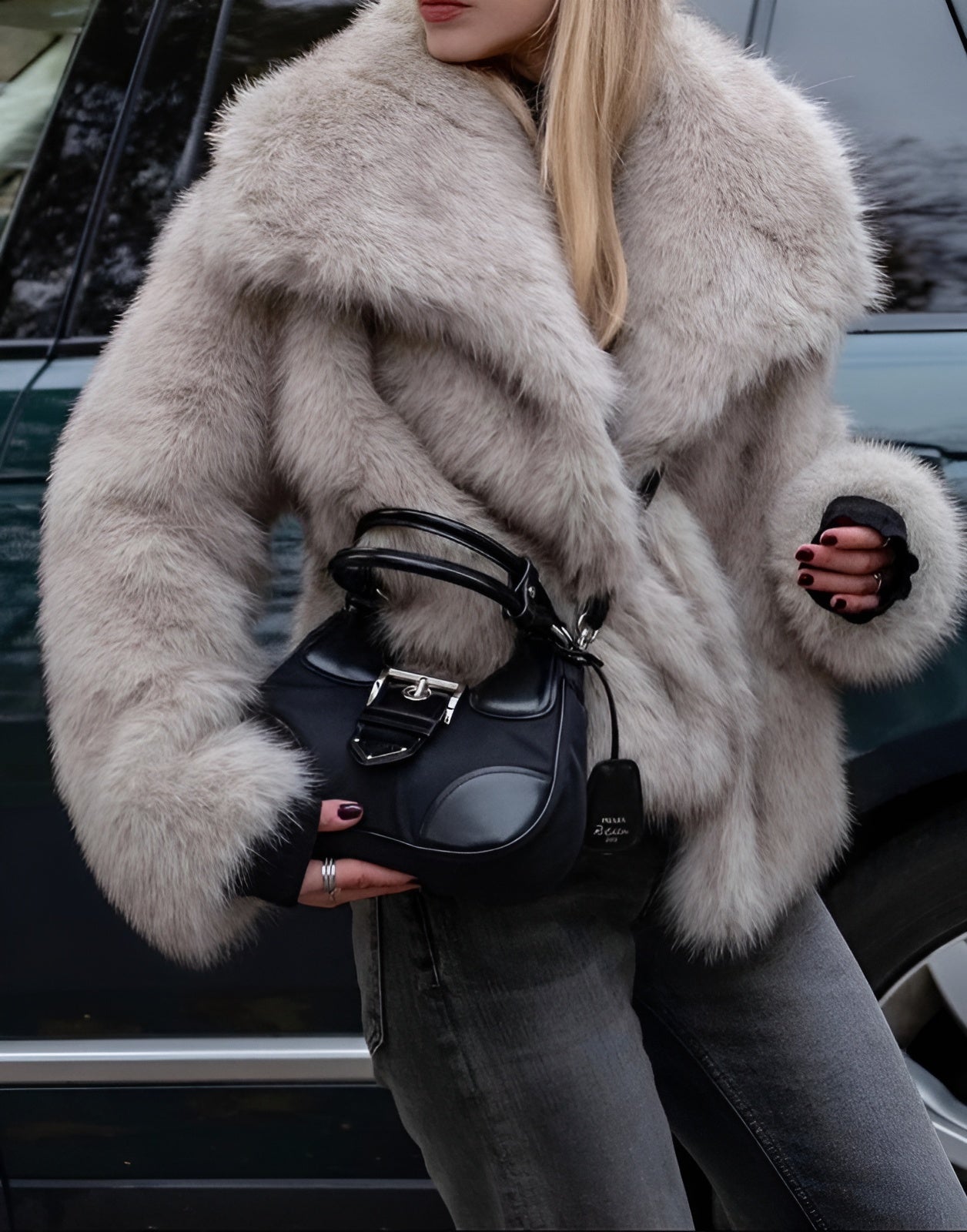 WW | Light beige faux fur coat for elegant comfort