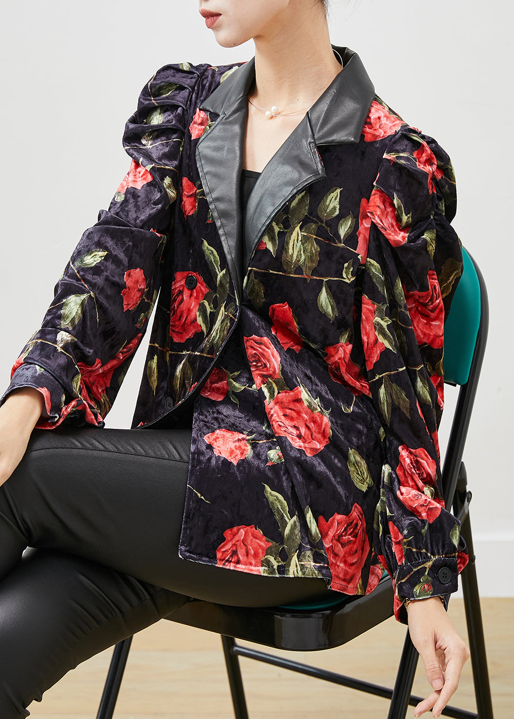 WW | Black floral double-breasted velvet coats with puff sleeves
