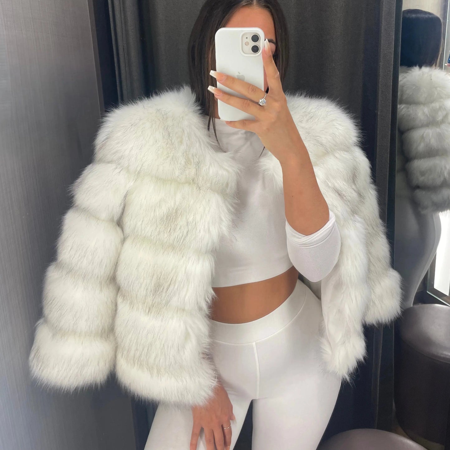 WW | Hochwertige Kunstfell Jacke Edles Design für Eleganz und Komfort