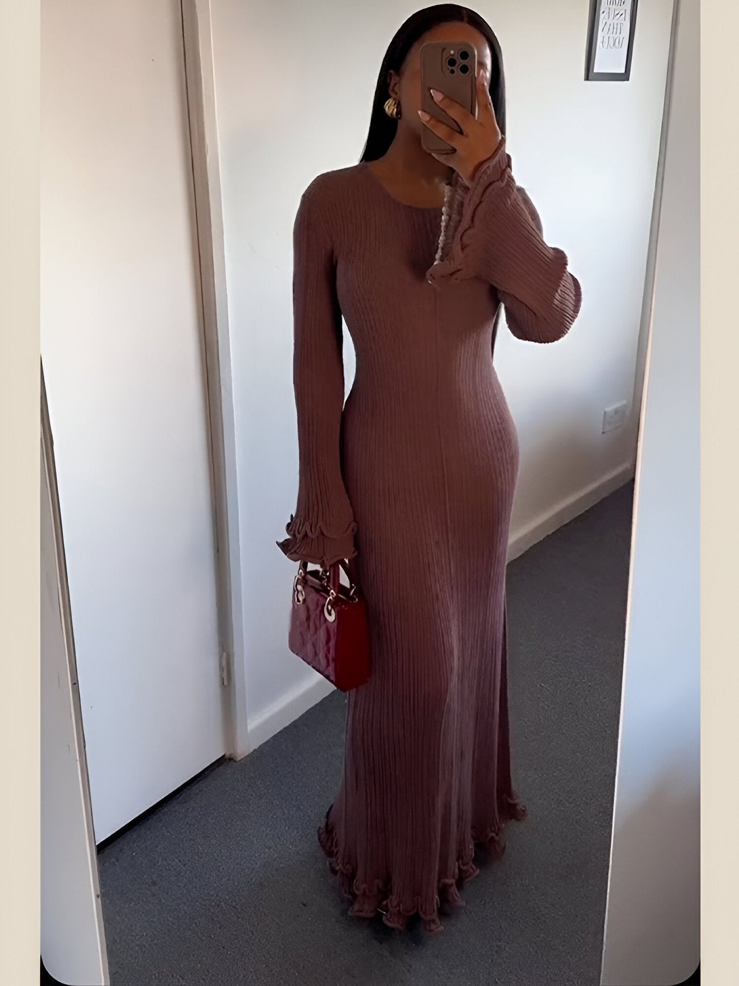WW | Elegant White Knit Dress with Flounced Hem